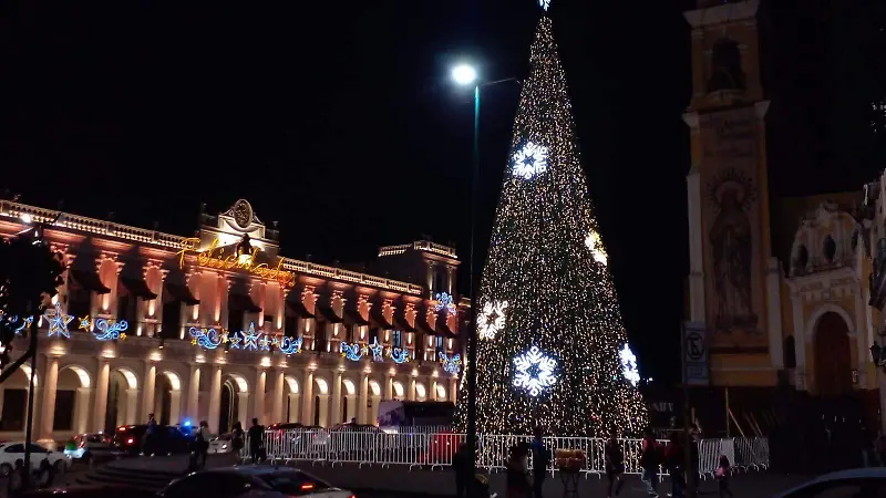 Árbol navideño en Xalapa